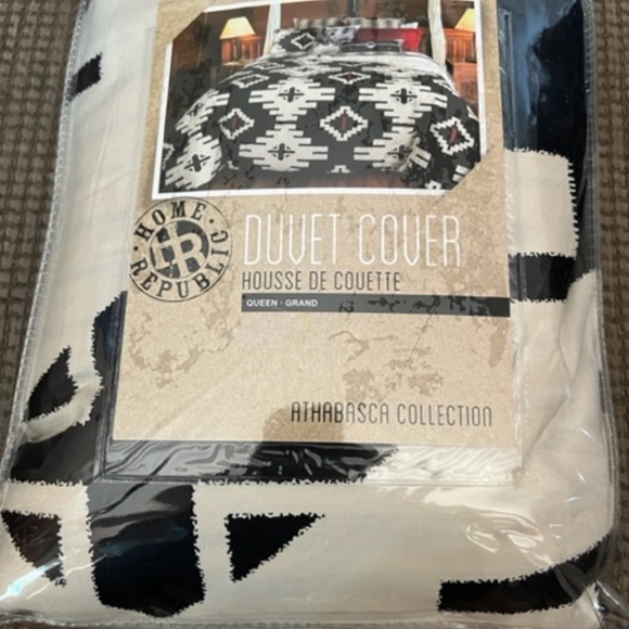 Home Republic Other - Queen Duvet Cover and Shams - Black and White with a touch of Red